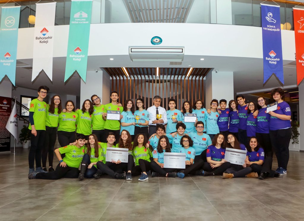 Bugün Diyarbakır Kampüslerimizden 3 Robotik Takımımızda Bilim Kahramanları Buluşuyor/First Lego League 15. Sezon Ulusal Turnuvasında arkadaşlarını öğretmenlerini gururla temsil ettiler🙏🏻Teşekkürler <a href="/CoronaFll/">Corona Australis</a>  <a href="/FllVoltage/">Team Voltage FLL</a> <a href="/TeamAurora286/">FLL AURORA #286</a> 👏🏻
Hepinizle ayrı gurur duyuyoruz..❤️