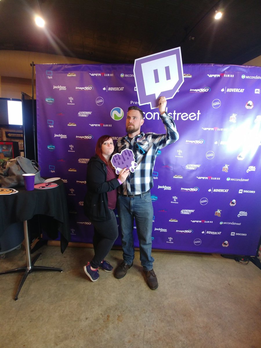 SnD_Plays's tweet photo. @TwitchStLouis Last night with @swordandstory and @CatLadySimmer. Had a blast. Can't wait till the next meet up!
#twitch #twitchstlmeetup https://t.co/SjK4GWMtLN