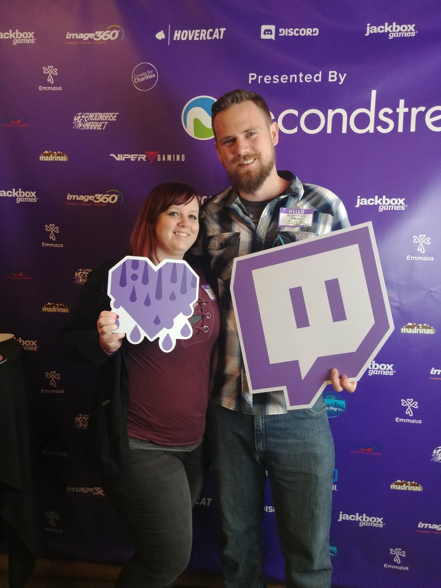 SnD_Plays's tweet photo. @TwitchStLouis Last night with @swordandstory and @CatLadySimmer. Had a blast. Can't wait till the next meet up!
#twitch #twitchstlmeetup https://t.co/SjK4GWMtLN