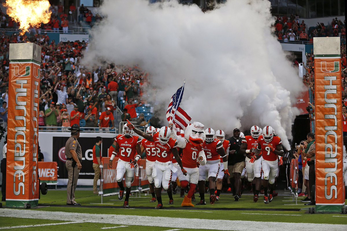 901_sxvxge's tweet photo. Blessed to receive an offer from THE U🙏🏽 #GoCanes #DaSavageWay #ISOWAY @Football_BCS @CanesFootball @_KhariThompson @johnvarlas @RivalsWoody https://t.co/hHyhlIJyzS