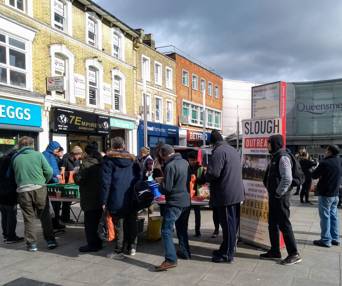 SloughOutreach's tweet image. The #OutreachTeam were out this morning feeding those in need and providing hope in #Slough. 
We are a community #HomelessProject @SloughOutreach #Hope4Homeless #PassionateVolunteers
#Joinus #helpthehomeless #EndHomelessness 🙏❤️