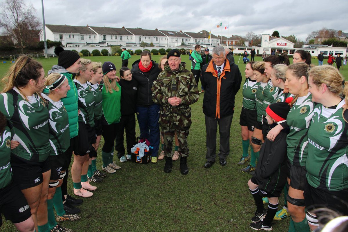 a combined Óglaigh na hÉireann / An Garda Síochána Women's Team took on their counterparts from the French Armed Forces.  it was a great game with the irish team winning 29 - 0  @defenceforces @gardainfo @cos #InternationalWomenDay2019 @IntlWD  @armeedeterre
