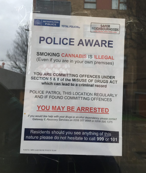 collectifPCP's tweet photo. 🔴 [Angleterre]
« Coupes budgétaires, services d'urgence surchargés... et la police demande aux gens d'appeler le 999 s'ils connaissent quelqu'un qui fume du cannabis - même dans son propre domicile.»
(Source: @Release_drugs )
#StopLaProhibition https://t.co/MEaCvOotj3
