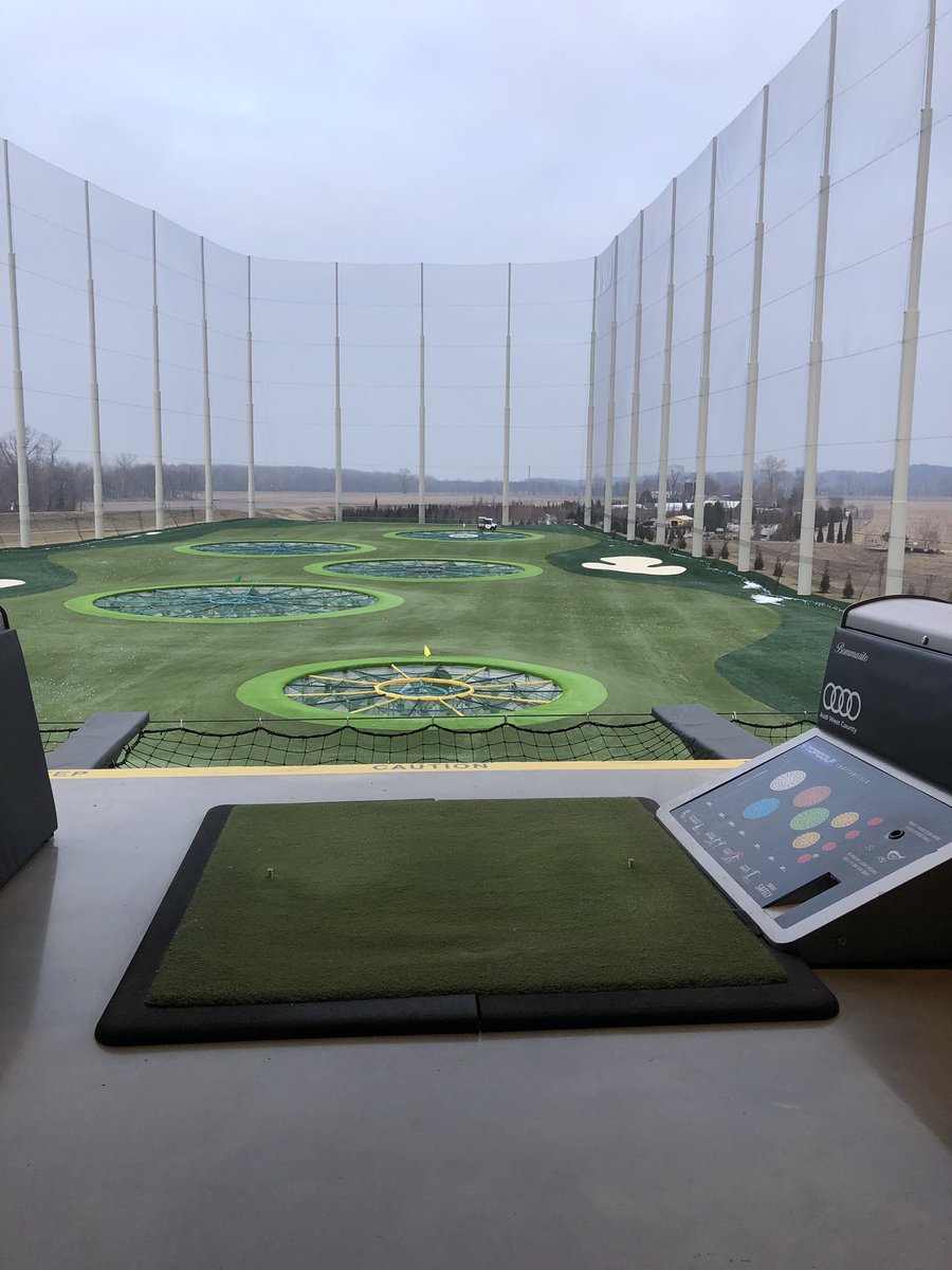 JPyeast's tweet photo. Had a great night @Topgolf Chesterfield!! 🏌️ @JordynDanyelle #ChesterfieldTopGolf https://t.co/0vlZAca4cV