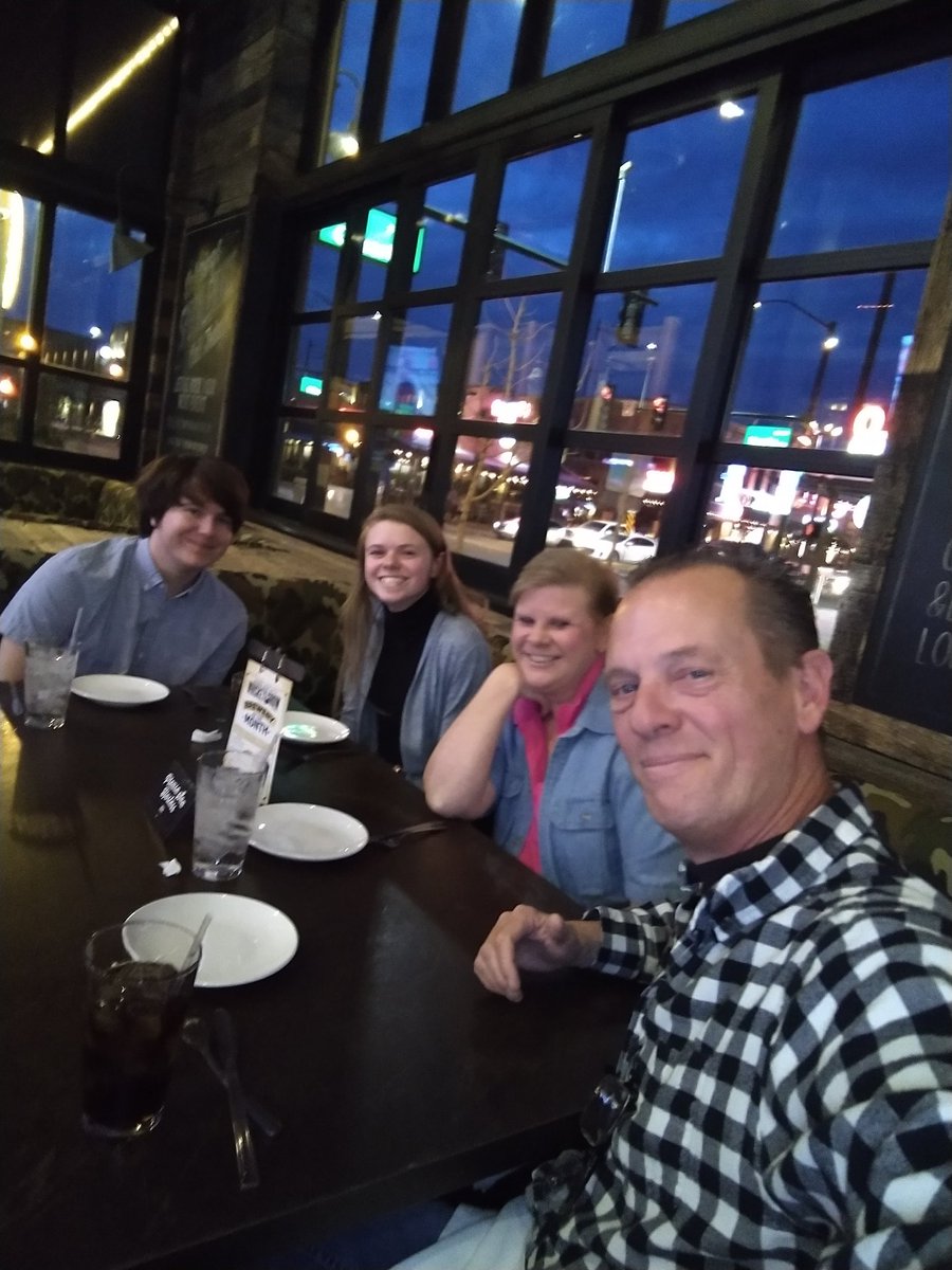 Chris3puttagain's tweet photo. Dinner with the new @peytont131 boyfriend
#wrgilbert https://t.co/COUqvsisXE