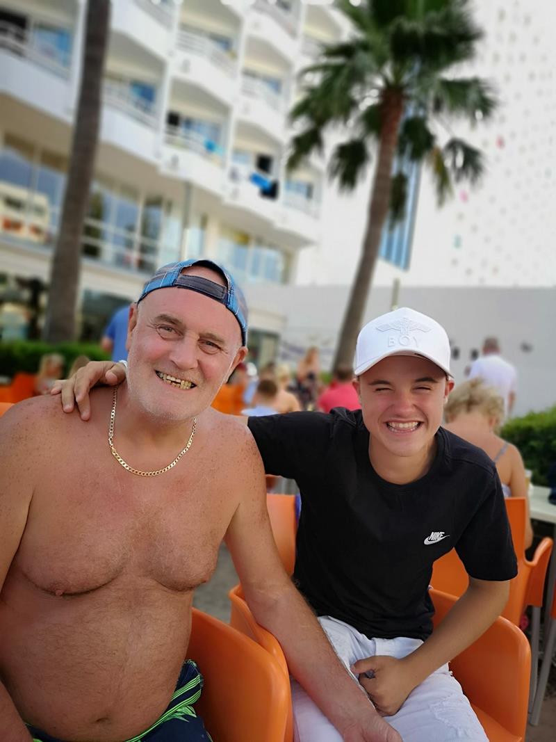 emmy_beeze's tweet photo. My friend, lisa, is a finalist in Club MAC Alcudia’s Story Contest. Help me rally votes: https://t.co/ogcJc4fjyF @clubmac https://t.co/HymIELFTus