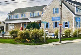 HumHapy's tweet photo. 100 steps to #Humarock #Beach &amp; #waterviews from every window. Booking now for #summer #vacation: https://t.co/uHGx4K4D9N
#happyplace #IslandLife #boston #capecod #seashore #lighthouses #adventure #surfsup #kids #relax @hylinecruises #whalewatch #getaway https://t.co/9dAU43e5iO