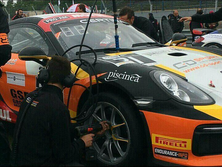 bidauxclaudine's tweet photo. #DavidHallyday parce çe que @davidhallyday c'est aussi ça 👇🏆🏅🚘🚦
#PiloteAuto 👏👏🙌 https://t.co/EOMSs1d75M