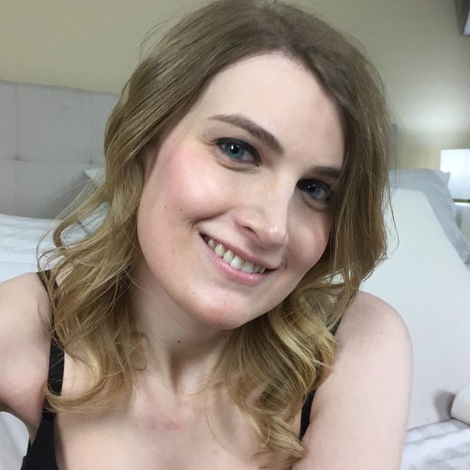 Watch Nikki Winters's leaked NSFW photo on TwXstars