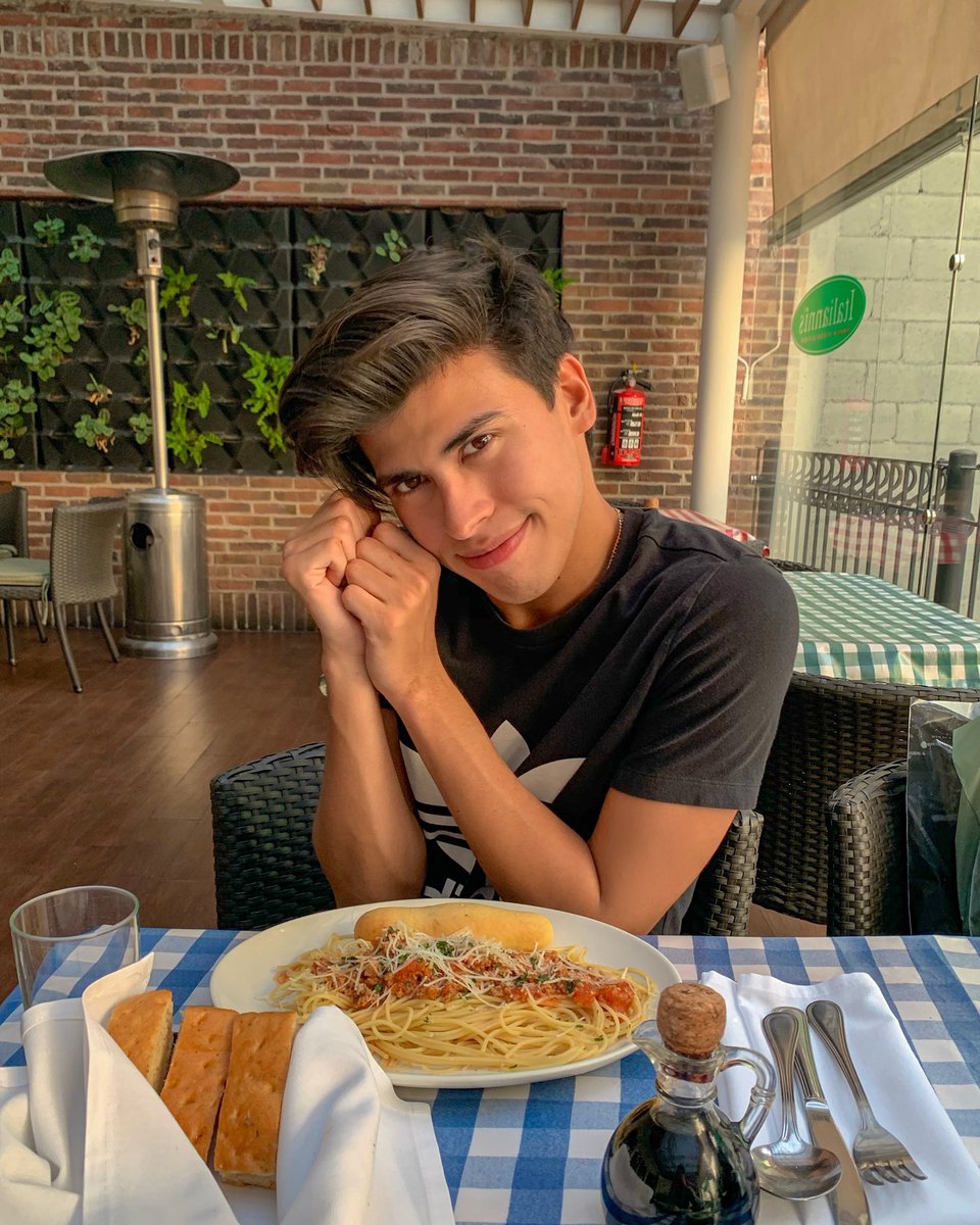 vamos a comer un día 🍝🥰