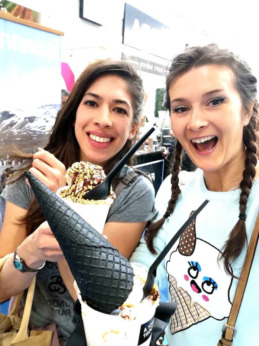 MagdalenaMiodek's tweet photo. #milkisfortits awesome time at vegan festival! thank you DAPPA for amazing icecream #wizzardicecream https://t.co/d55dDFPyBm