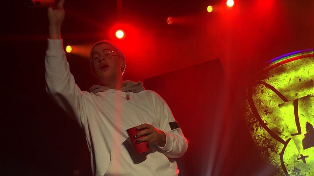 soniatomass's tweet photo. BAD BUNNY CUMPLE HOYYYYYY @sanbenito please come back to Wisconsin!!💛💛 https://t.co/YZq2xpDmhb