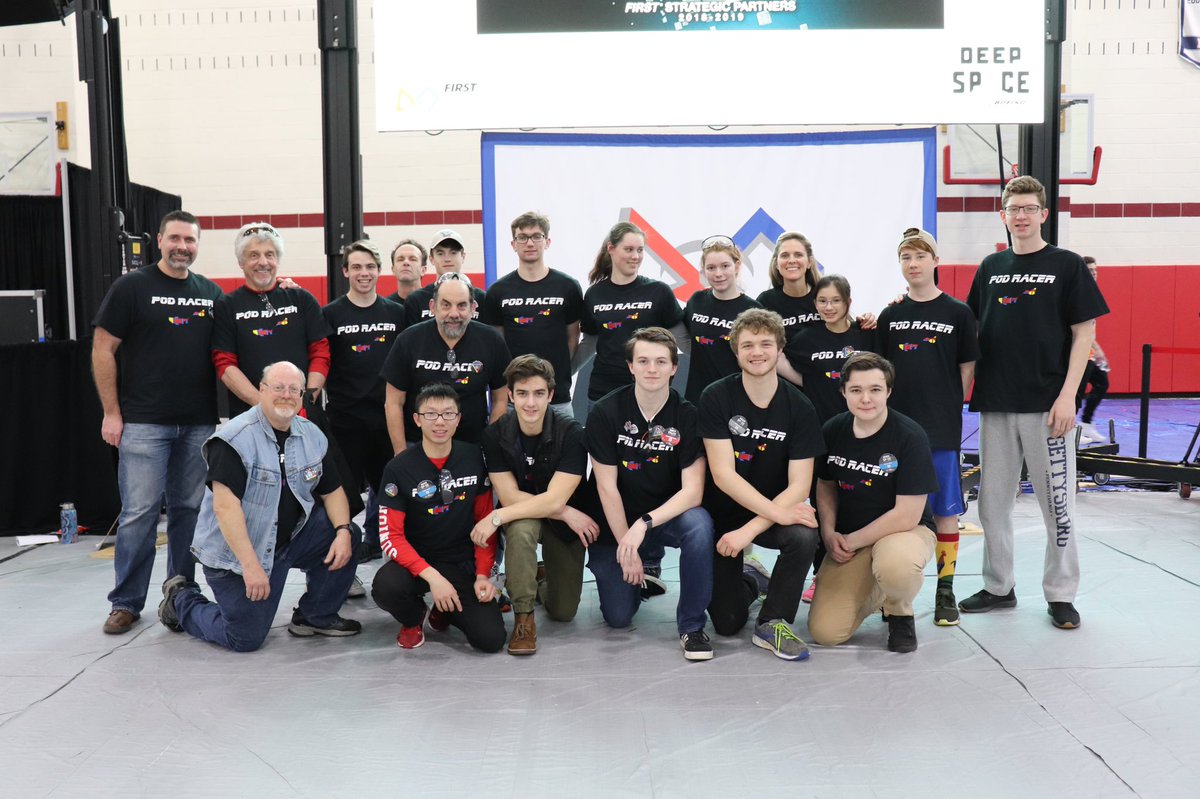 FRCTeam23's tweet photo. We were honored with the Creativity Award for our Robot design at the SE Mass #nefirst district event! #vacuumbot #omgrobots @PlymouthSch @PlymouthNorthHS @PPSCVTE https://t.co/IL5IZzBRjA