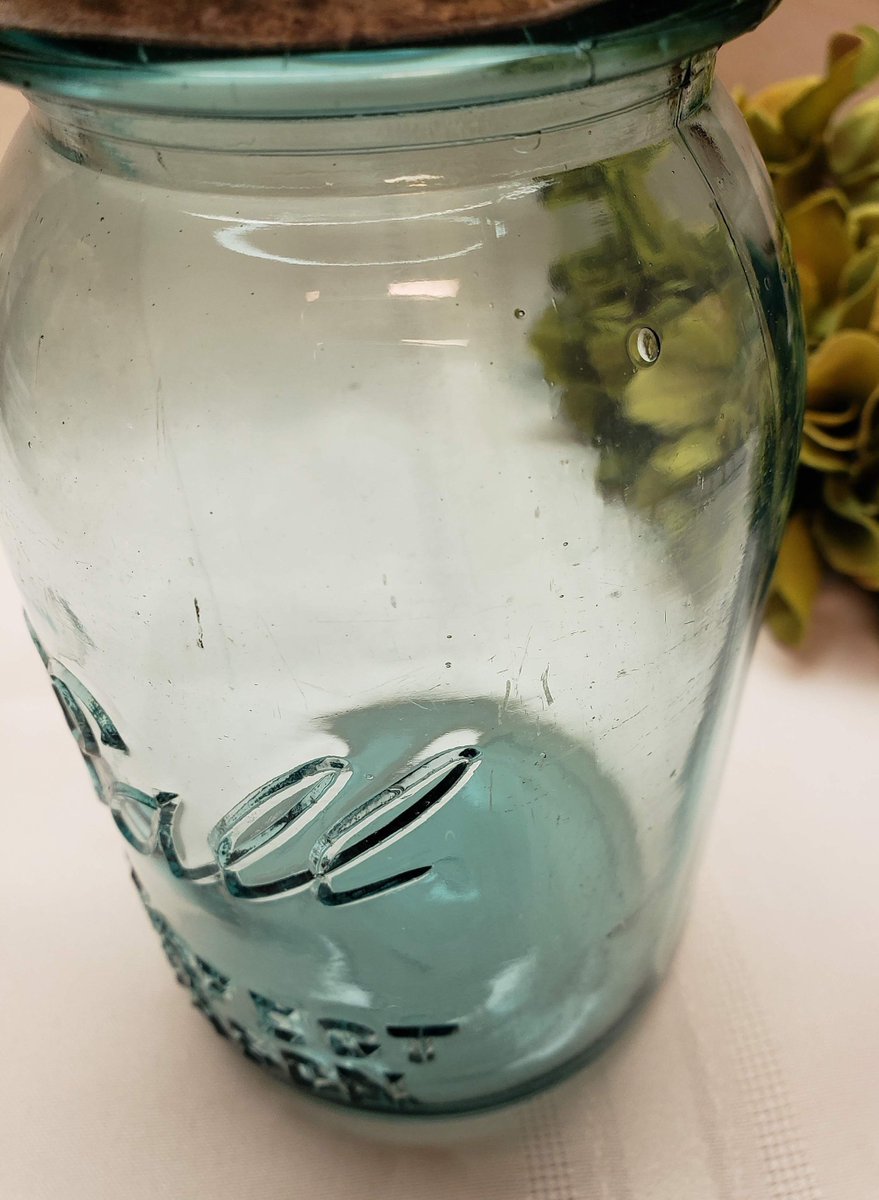 Lyn_Bluefish901's tweet photo. AQUA BALL MASON Jar &amp; Zinc Lid, 1923-1933, Deep Aqua Blue, Fruit Jar, Storage Rustic Farmhouse, Country Kitchen Canning, Antique Prop (B-4) https://t.co/wdXi7sTf9r #Vintage #Etsy #AmazingFunVintage.etsy.com #RusticStorage https://t.co/dcfUVy3mEA