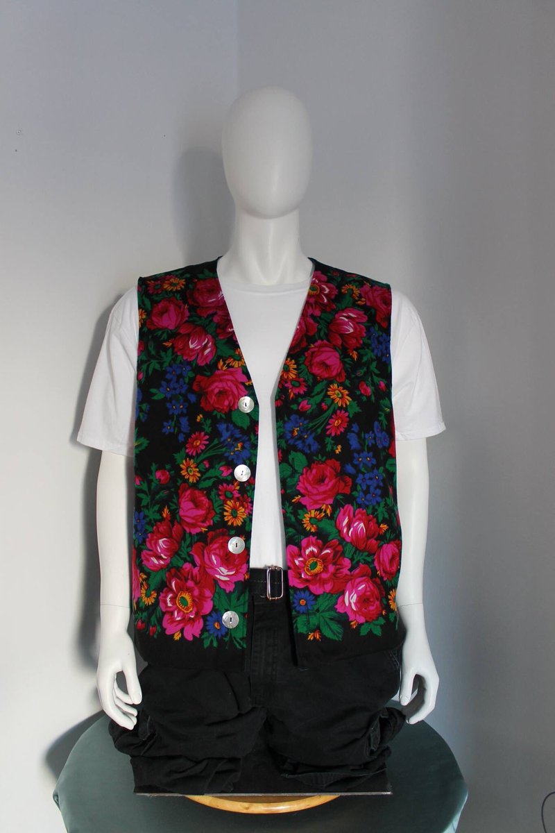 DonnaGull's tweet photo. Finally available in Gookooms style mens vest... check out my page on fb #creestylebydelores #mensvest #gookoomslove #gookoomfloralscarf https://t.co/Gh3AFBqQUk