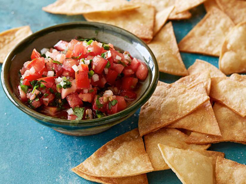 ShakoFca's tweet photo. FCA Monday night @7!! Don’t miss out on basketball and chips &amp; salsa! Plus two students will be talking about their mission trip experience!!! https://t.co/zL32WVD4Ao