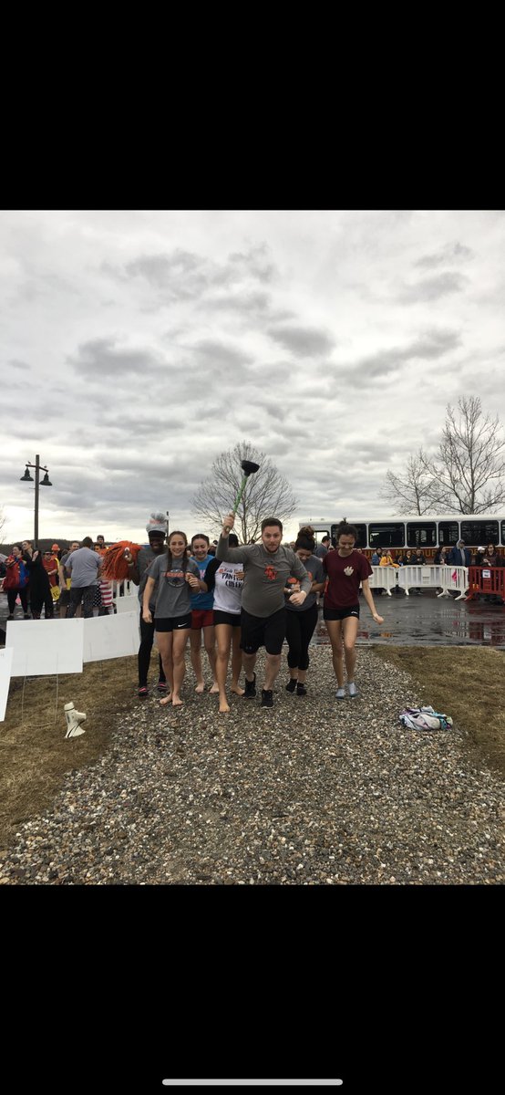 KnobNosterHoops's tweet photo. @KnobNosterHS Student Senate had a blast yesterday at the @SpecialOlympics Polar Plunge.  Raising over $2,000 for a little cold was worth it! #KNPantherPride https://t.co/nSjIZmsELI