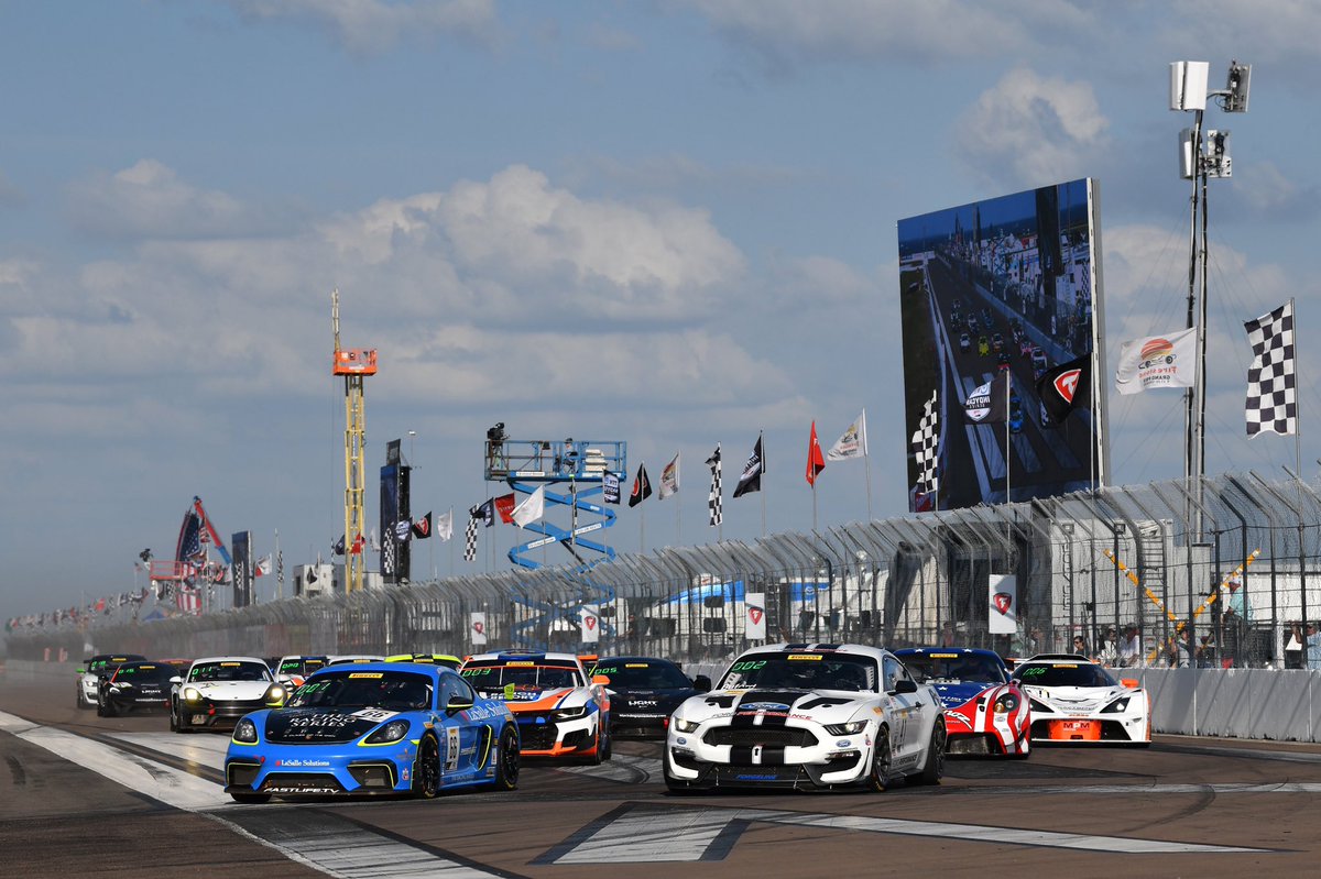 PirelliUSA's tweet photo. And that’s a wrap on #GTSP! The weekend here at @GPSTPETE was action packed but this is only weekend 2 of the season... there is more to come! @SROAmerica will be back at the end of the month with the #Cal8H at @WeatherTechRcwy... see you there!
#Fit4GT #PirelliUSA #GT4America https://t.co/jOCdatKumf