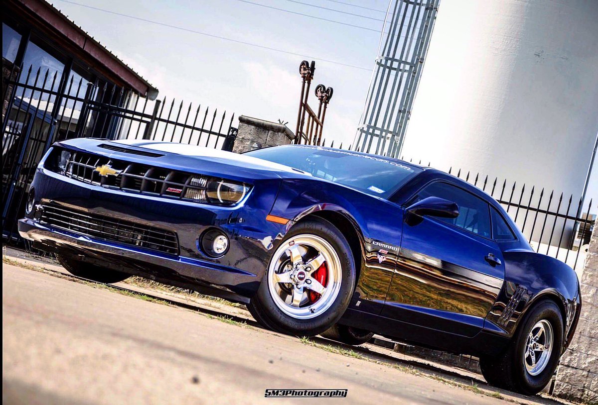 This beast 🤘🏻
Owner: @theevilrs 
Photo Credit: SM3 Photography

#Chevrolet #camaro #chevy #rs #evilrs #brembo #mickeythompson #weldwheels #weldracing #bluemetallic(a) #metallicpaint #custom #badass #carporn #5thgen #racecar #texasmotorspeeway #carshow #carsinthepark #followme