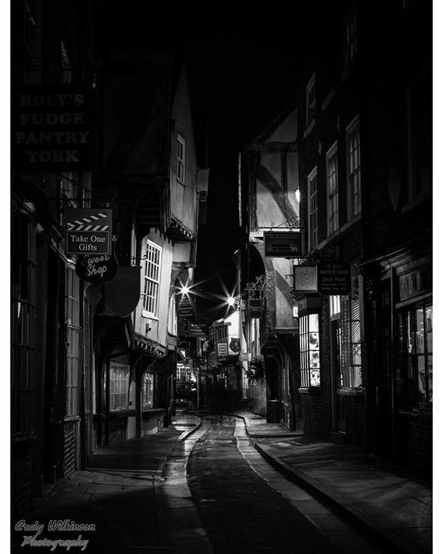 craigdwilkinson's tweet photo. #CWilkinson,#CWilkinsonPhotography,#Cwilkinson.co.uk #yorkEngland #york #Yorkshire #monochrome #longexposure #induropushfurther #induro #indurotripods #canonuk #canon https://t.co/D5HTb2i9Xn https://t.co/OdB8Nm2xuj