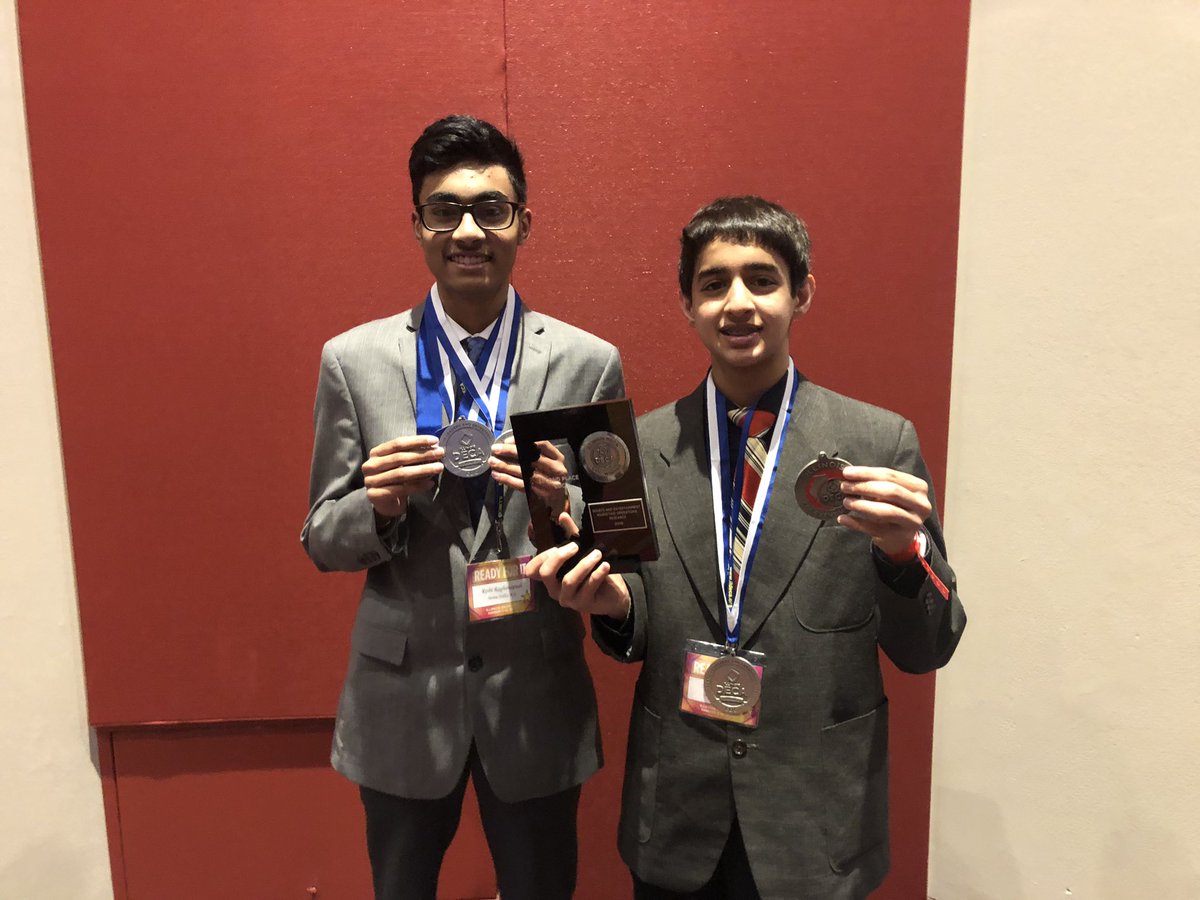 MeteaValleyDECA's tweet photo. A great weekend at #ILCDC2019!! 15 top ten finishers and 2 National Qualifiers!! Way to go Rishi &amp; Milind and the rest of MVDECA! @IllinoisDECA @MVHSBusiness @meteavalley https://t.co/nuDVS7vEXz