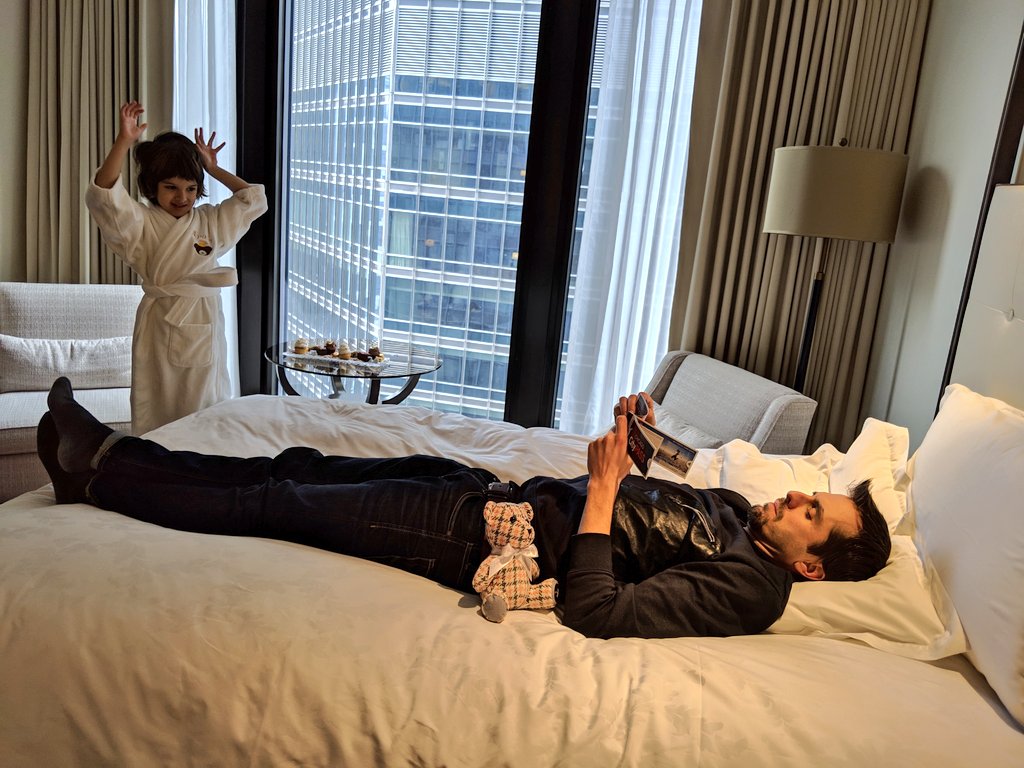 YashYanthi's tweet photo. Kids are delighted with the treats and I'm thrilled about the interconnecting rooms at @LanghamChicago ! #MurphysDoChicago #giftedExperience https://t.co/oViz0g4UAw