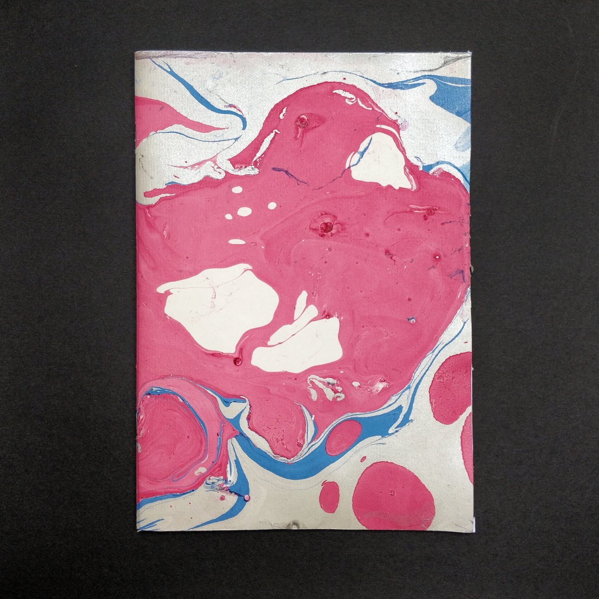 art_by_Nerea's tweet photo. #A5 #notebook #handmade #marblecover #notebookforsale #nereart #artbynerea #A5notebook #forsale #naprodej #skicák #sešit #sesit #poznamky #notes #marble #marbling #art #czechart #czechartist #umění #češka #holkazmoravy #handmadenotebook #sešitnaprodej #DIY https://t.co/motlJqpotH