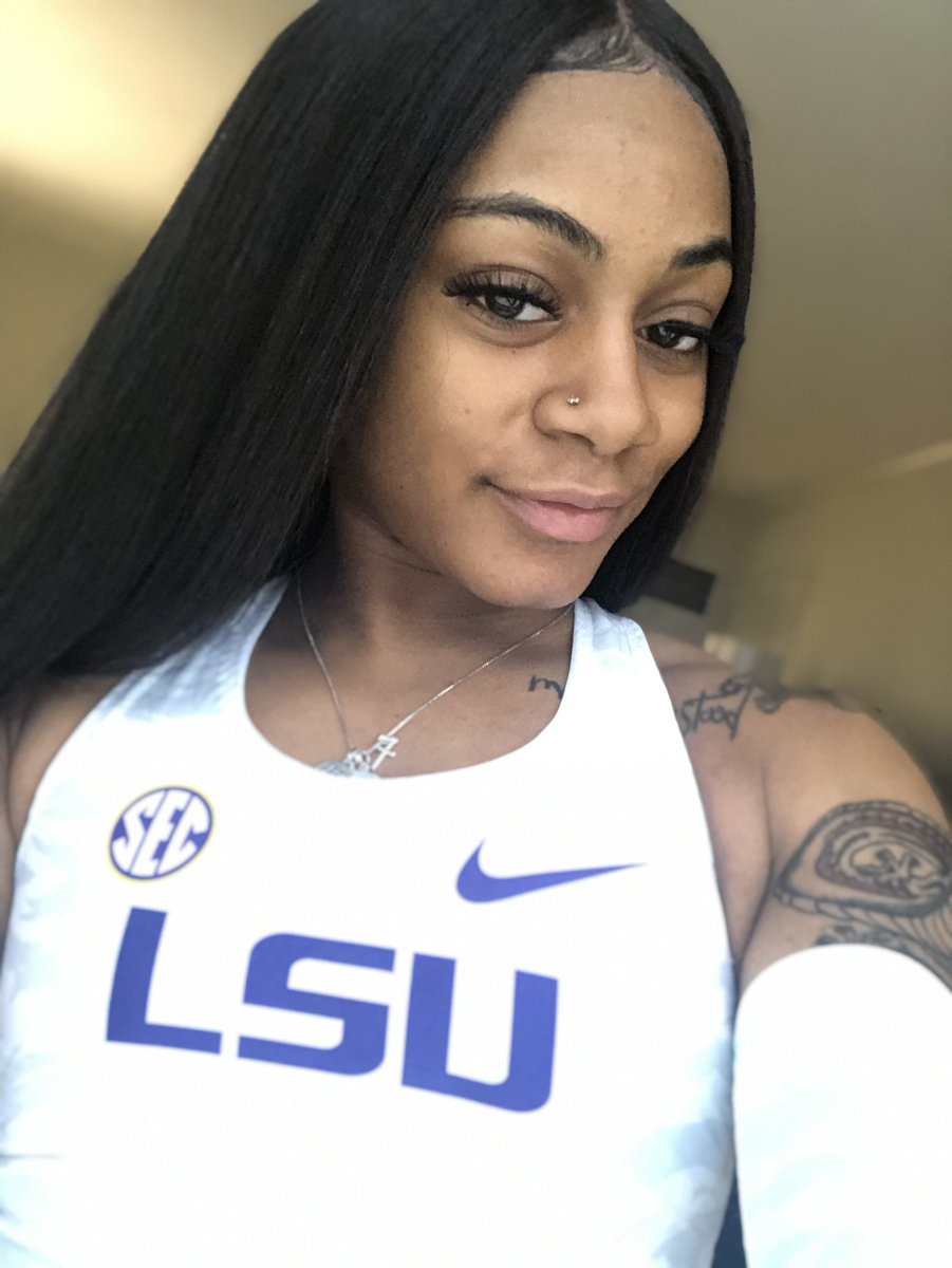 itsshacarri tweet picture