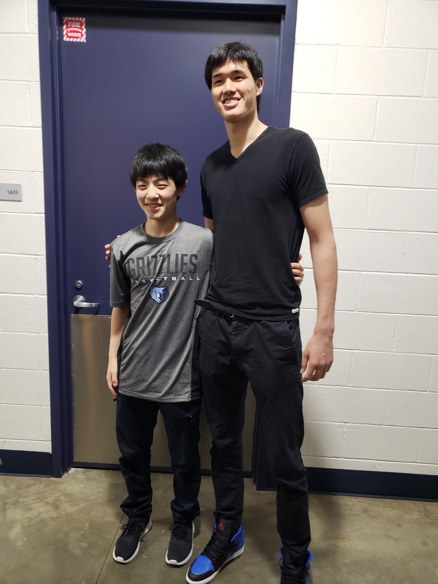 akhaack's tweet photo. @memgrizz A young NBA fan from Japan just had his basketball dreams come true! Thanks Grizzlies! https://t.co/zJBZUCF2m2