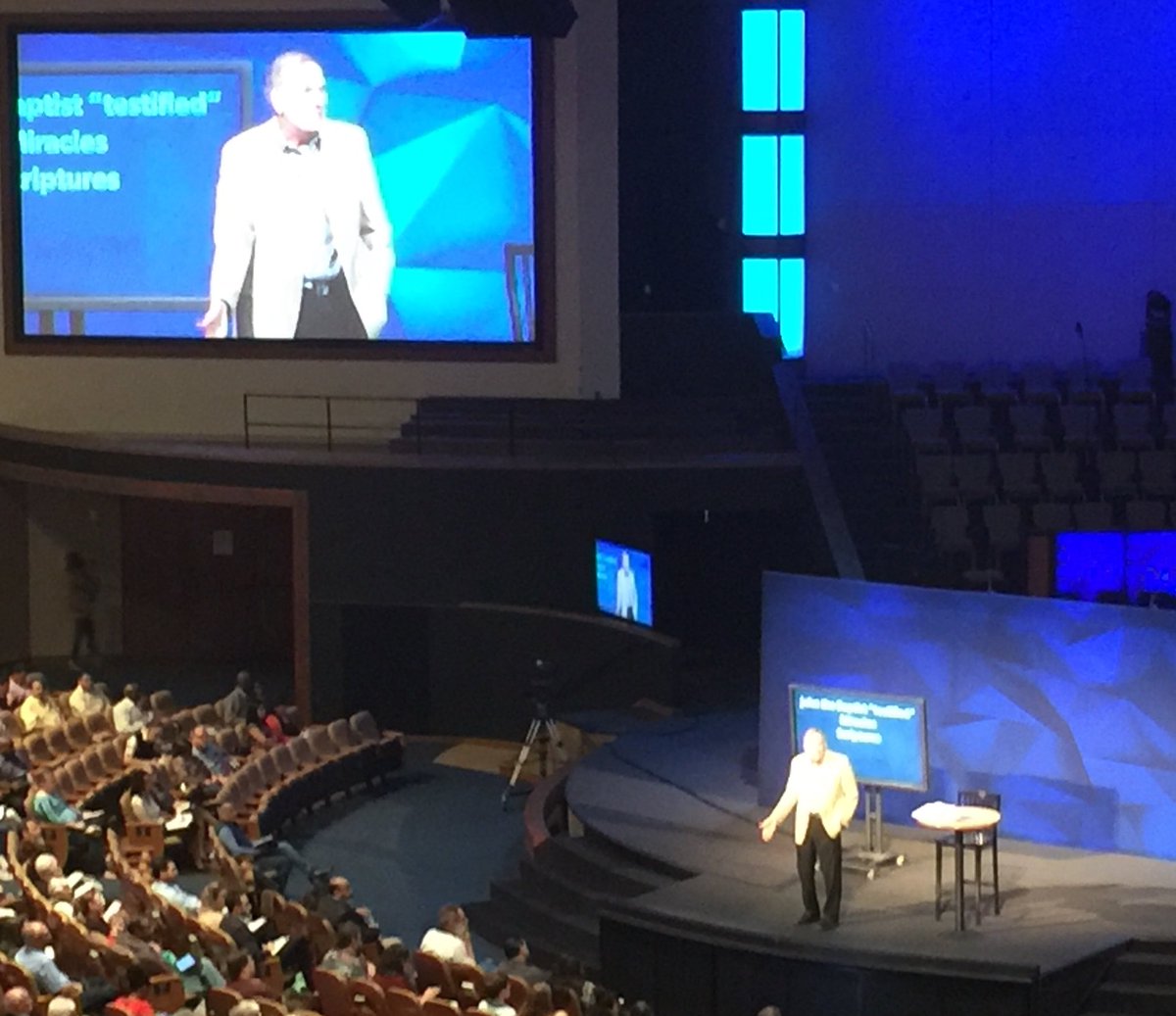 KenZimmern's tweet photo. Sermon on ‘Confidence in Christ’ by Dr. David Self at Houston’s First Baptist Church. @HoustonsFirst #HoustonsFirstBaptist #HFBC #HoustonsFirst #DavidSelf #church (1 John 5:13). https://t.co/AHpDgRYNC7
