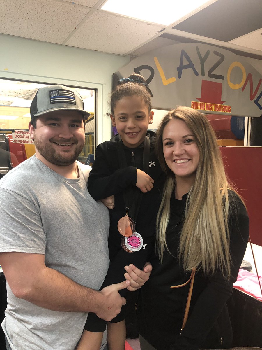 summerawarren's tweet photo. @KimberLynn8 Don’t forget #numberoneaunt & #numberoneuncle hehe🤩 https://t.co/R2OO3rQYuX
