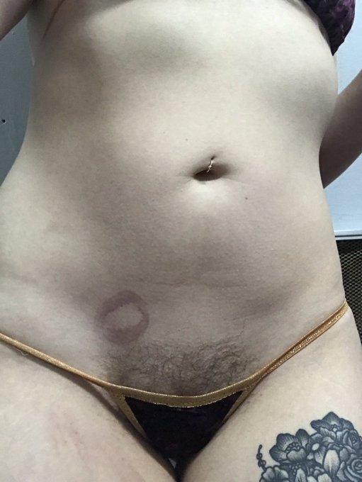 The girls I work with are so flipping wonderful. #fromlastnight #cantinstagramdapubes https://t.co/t<a href="/tag/fromlastnight"class="tags"><span>#fromlastnight</span></a><a href="/tag/cantinstagramdapubes"class="tags"><span>#cantinstagramdapubes</span></a>