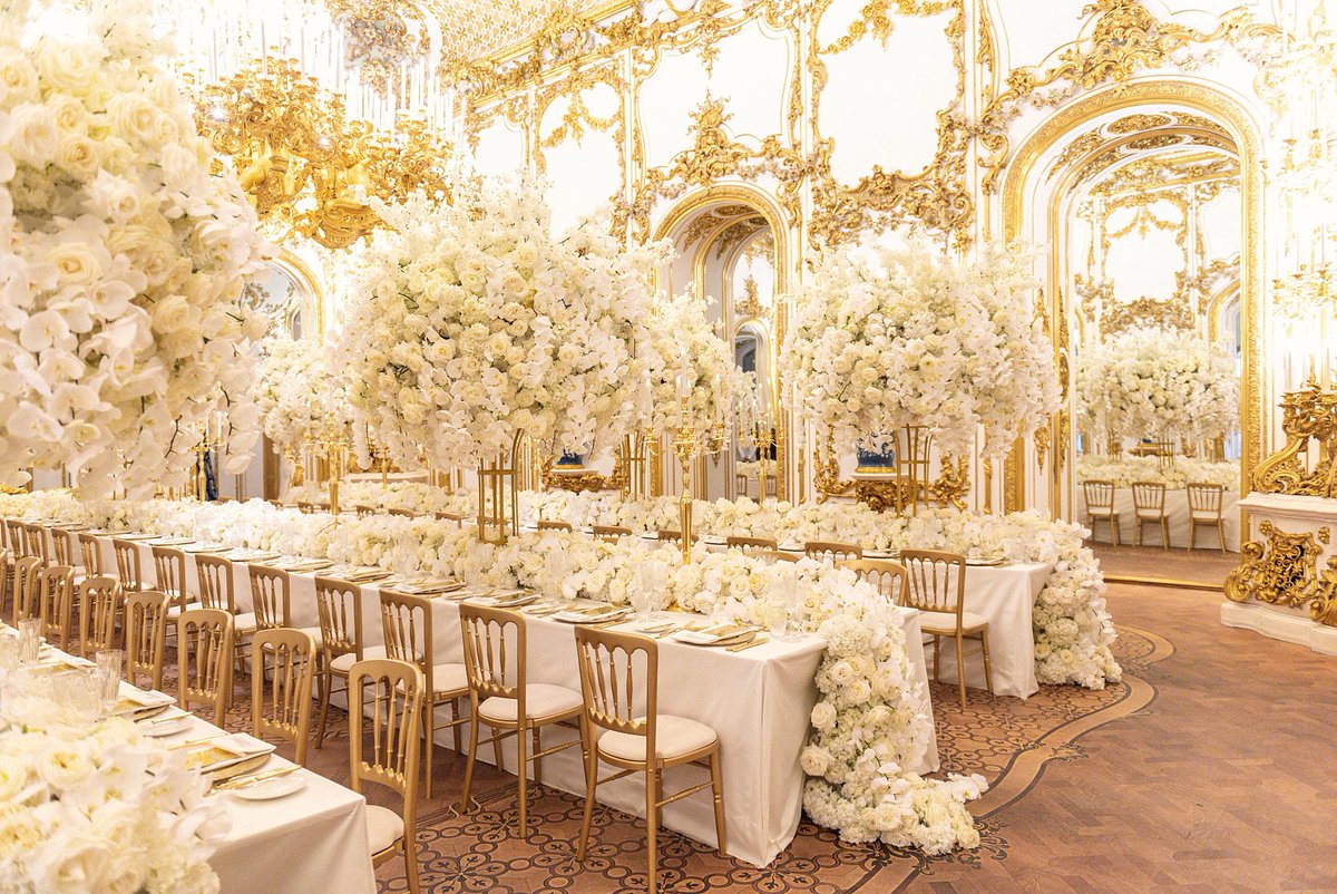 LoveFromMwai's tweet photo. It was a pleasure to be part of this #fairytale #wedding in #Vienna designed by floral extraordinaire @karentran Events!
Photo Eva Tarnok Photography
Flowers Piet van Kampen
Roses @rproses - Iconic Roses for Life's Extraordinary Moments
Catering Motto Catering
#karentran #LFmwai https://t.co/eHo6GqwcAU