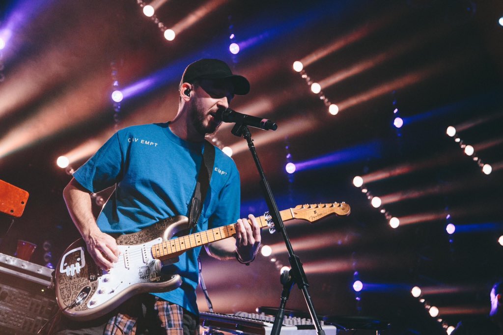 dnvak_'s tweet photo. Come to Mexico, @mikeshinoda. 

#PostTraumaticTour #PostTraumaticInMexico https://t.co/PFzOAcqsaO