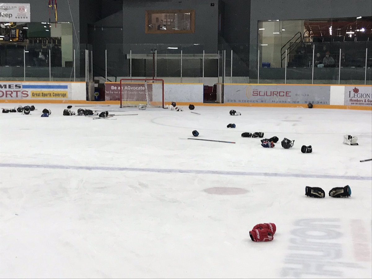 PCFLYERS1's tweet photo. Eastman Central Snipers....@hockeymanitoba Bantam AA champions.  Great final against the Pembina Central Flyers.  Thanks @CargillMktSense #HMProvincials #CargillCares #BelieveInTeam https://t.co/T3jPuD2tVq