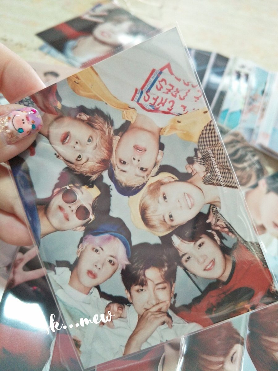 SKMEW21's tweet photo. ของแจกหน้าคอนเสิร์ต BTS พร้อมแล้วนะคะ ในนามกลุ่ม ภรรยาโวคอลไลน์💜🌈💫 ของมีจำนวนจำกัด อย่าลืมรับกันด้วยนะคะ 😊
จุนที่แจกจะประกาศให้ทราบอีกทีค่ะ
#ภรรยาโวคอลไลน์💜🌈💫 #SKMEW #BTS #ARMYTH #ARMY
#BTSLYSBKK #BTSWorldtourBKK #BTSLoveYourselfBKK https://t.co/7HfZpyl88c