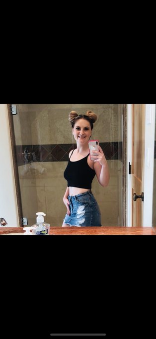 Your favorite set of buns 🍑#bunsfordays #SundayFunday #StarWarsCelebration https://t.co/5AsB3rClZ9<a href="/tag/bunsfordays"class="tags">#bunsfordays</a><a href="/tag/sundayfunday"class="tags">#SundayFunday</a><a href="/tag/starwarscelebration"class="tags"><span>#starwarscelebration</span></a>