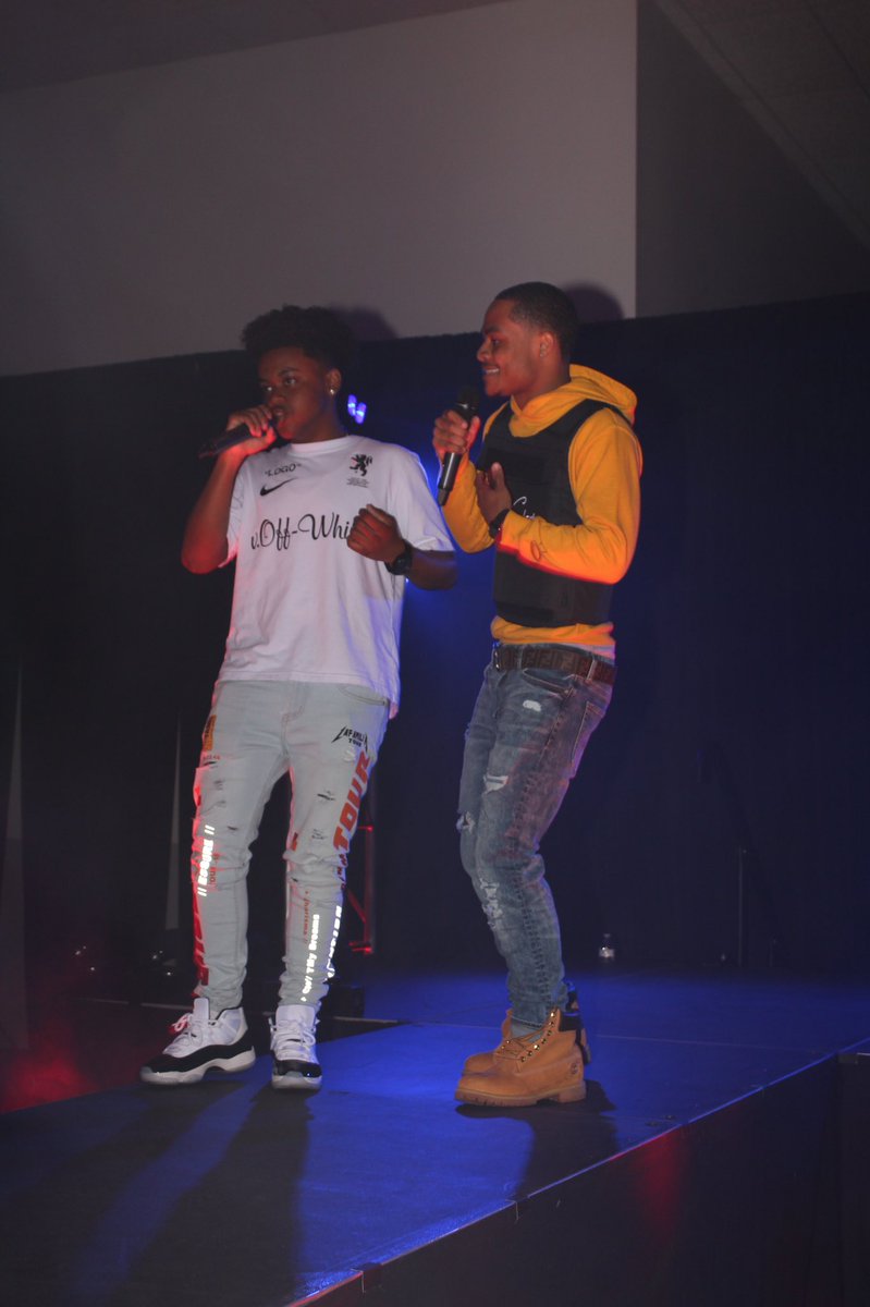 ochlarry's tweet photo. “Can Not Be Worried Bout Gold Diggin Hoes, But I Got My Guy Wit Me” ✊🏾❤️ @MarkTwoPointOh https://t.co/2Frjp7LRII