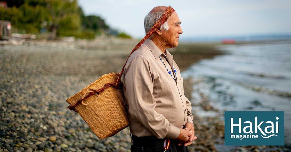 ProteusSciComm's tweet photo. The BasketmakerL Through the practice and poetry of basketmaking, lives, cultures, and generations intertwine. A beautiful read fr @hakaimagazine by @ltrethew https://t.co/HCCZykaNsM #OceanReads #SundayReads https://t.co/RdRr8xPK6B