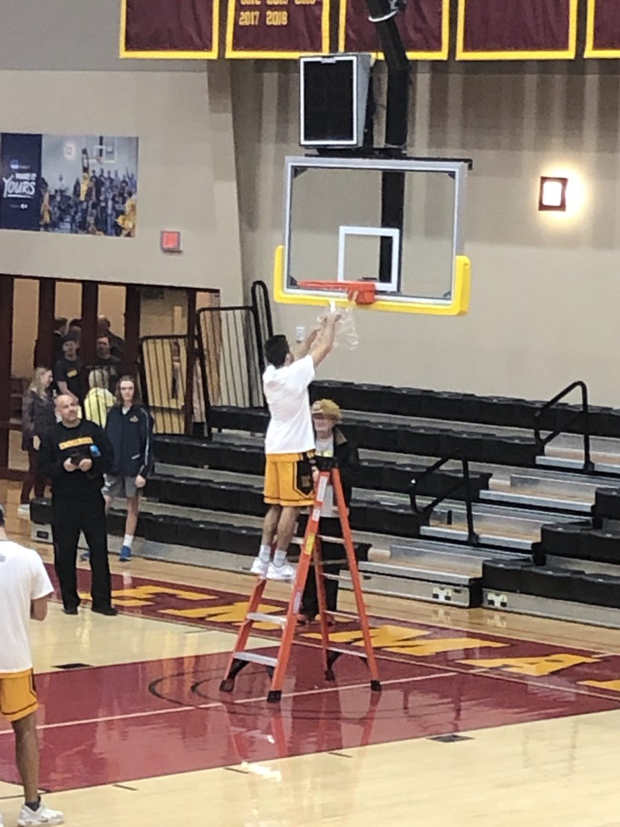 coachajm2006's tweet photo. Blessed today to watch @CoachTJRosene @Grammarmax @CoachGreene22 lead @ECLionsBball to victory today. Great game plan and well executed by a team who was focused. #ECLions https://t.co/zKpB6u3wy7