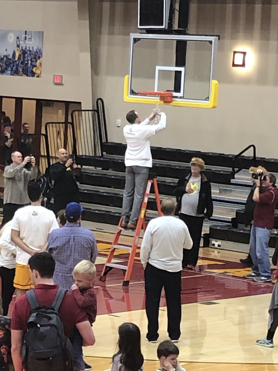 coachajm2006's tweet photo. Blessed today to watch @CoachTJRosene @Grammarmax @CoachGreene22 lead @ECLionsBball to victory today. Great game plan and well executed by a team who was focused. #ECLions https://t.co/zKpB6u3wy7