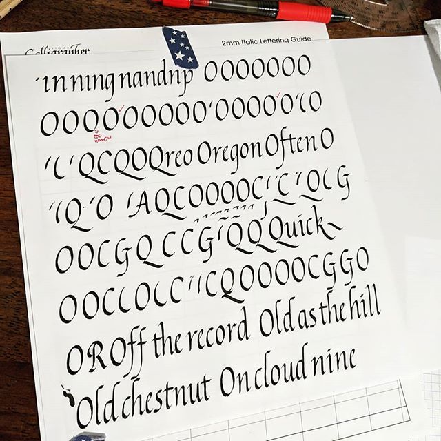 LettersofFancy's tweet image. More O's. It's been such a long weekend packing and moving bits and pieces to our new house. Glad to have some time to unwind finally. #italiccalligraphy #italic #calligraphypractice #calligraphy #broadedge #broadedgecalligraphy #handlettered #handletter… ift.tt/2JipXej
