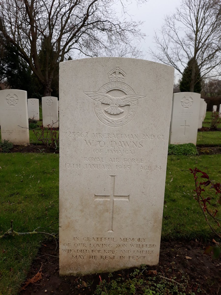 ElizbethjmSmith's tweet image. On #CommonwealthDay remember sacrifice of servicemen and women from across the Commonwealth, many of whom are #FarFromHome Photos from @undercliffecem , #Stonefall, #Moorthorpe, #Keighley