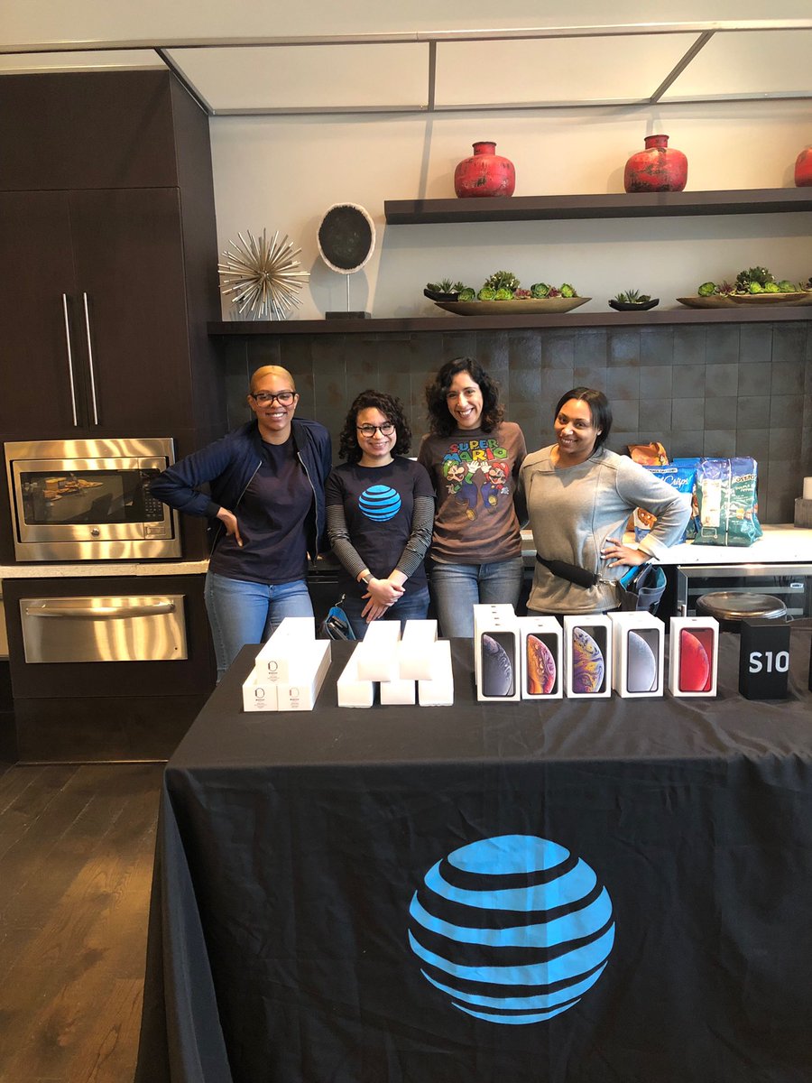 CHECK OUT THE WIN LOCAL SQUAD 💪🏽💪🏽 #KOP #KingOfPrussia thanks @imgACC