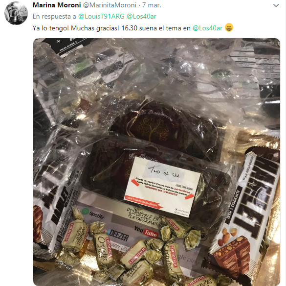 LouisT91ARG's tweet photo. Radio One: "Thank you for the gifts! Everything's delicious"
Radio Los 40 ARG: "I got it! Thank you so much! At 16:30 we'll play #TwoOfUs"
#PromoTwoOfUs (07-03) https://t.co/1jbRXfozbf