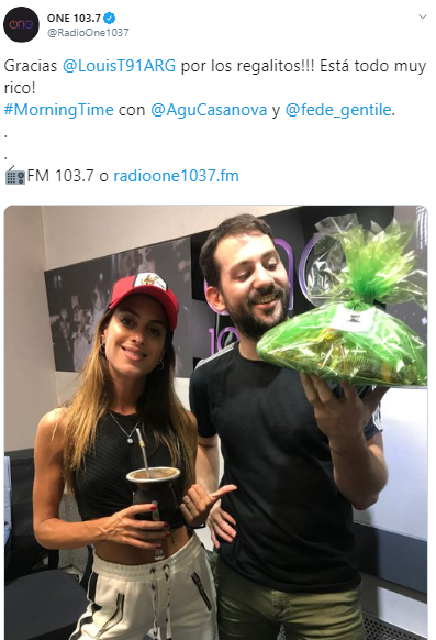 LouisT91ARG's tweet photo. Radio One: "Thank you for the gifts! Everything's delicious"
Radio Los 40 ARG: "I got it! Thank you so much! At 16:30 we'll play #TwoOfUs"
#PromoTwoOfUs (07-03) https://t.co/1jbRXfozbf