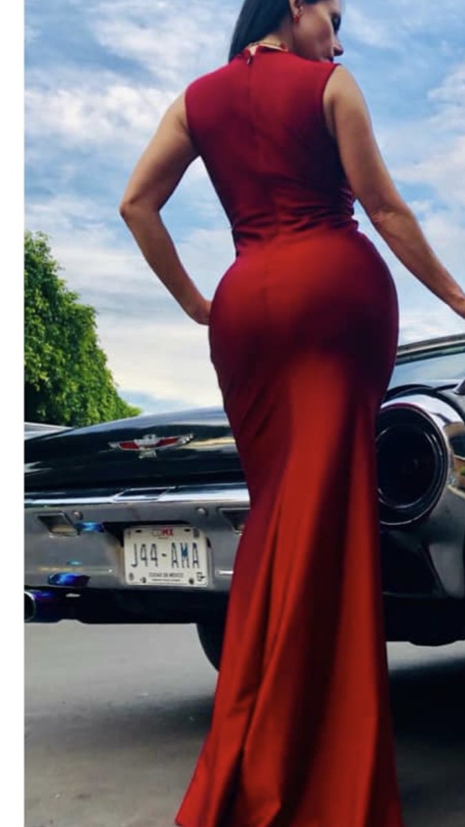 Guapa 💃Consejo de alfombra roja...

Si en tu vestido 👗 de noche el derrier se ve exagerado siempre tu look estará acorrientado ...🐵  🔥  

#EdyKnows #GuruTips ✍️