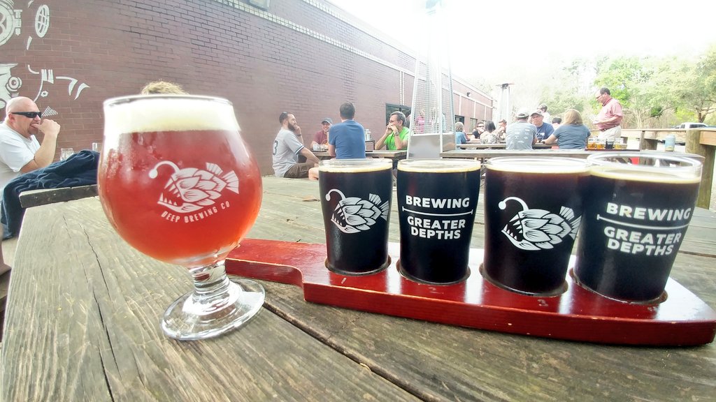 TLHBeerSociety's tweet photo. While part of the #TLHBeerScene was in Tampa making BIG waves for a 2ND straight wk (*ahem* @ProofBrewingCo & @ologybrewing ππͺ), we hit @DeepBrew today to toast THEIR @BestFloridaBeer Gold π
for REEFraction last week ... & the #StoutFest ... & the Calypso 85 bottle release. π» https://t.co/0Ympgb8ti1