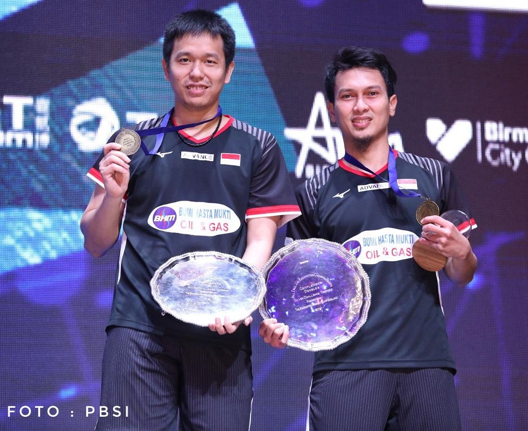Hendra Setiawan dan Mohammad Ahsan merebut juara ganda putra bulu tangkis All England 2019 di Birmingham, semalam.

Tertinggal pada gim pertama, tapi semangat dan optimisme membuat The Daddies bangkit merebut dua gim berikutnya.

Selamat!