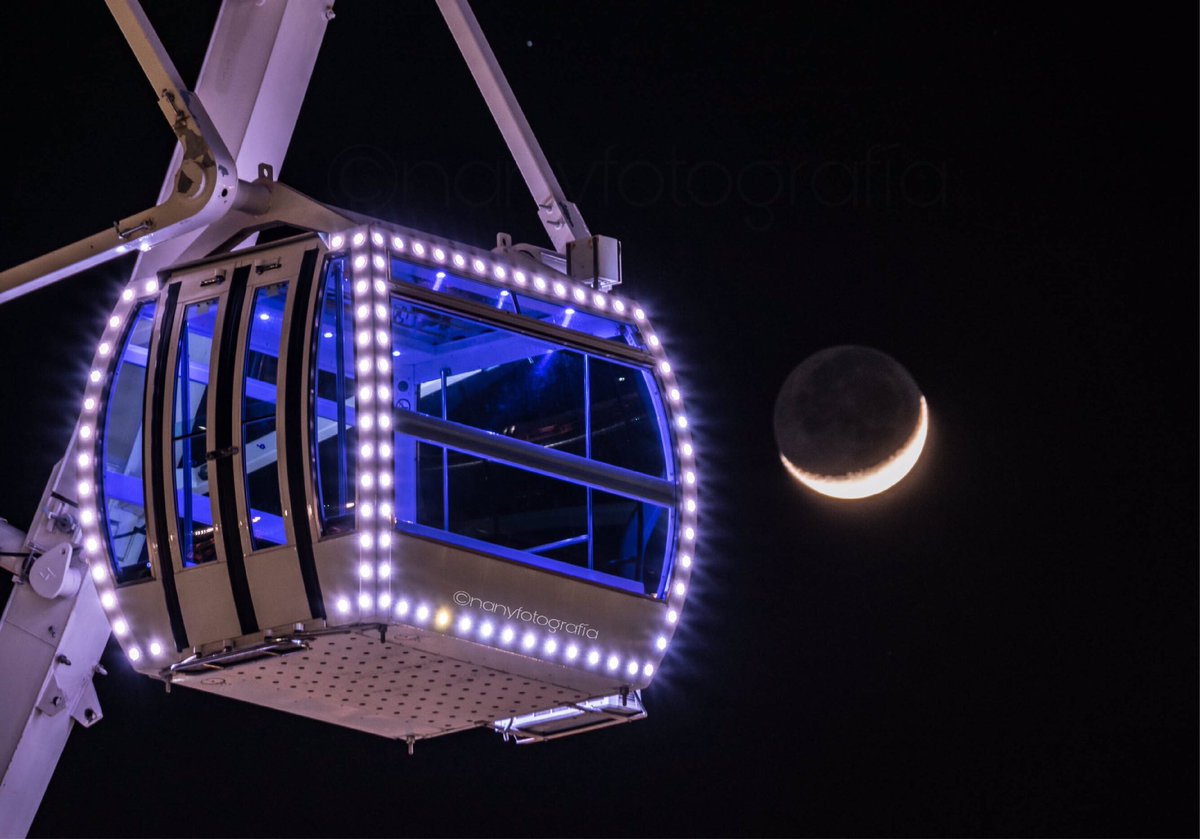Lechuzainquieta's tweet photo. La luna. 
A falta de nubes ... 
@mlgmediterranea @PintoFotografia @hacerfotos @javioru @Malagaconacento @josestormchaser @objtormentas @OrgullodeMalaga @NoriaPrincess @malagaport @EarthandClouds @toro_an @ACMalagaPalacio https://t.co/s0lm021thE